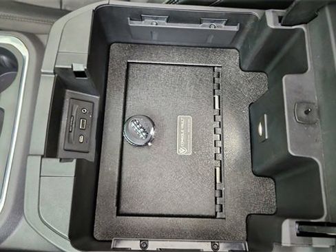 Used 2021 Chevrolet Silverado 1500 High Country w/ Technology Package image 54