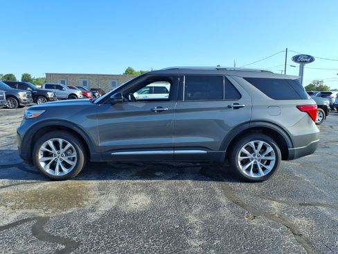 Used 2023 Ford Explorer Platinum w/ Technology Package AWD/4WD image 7