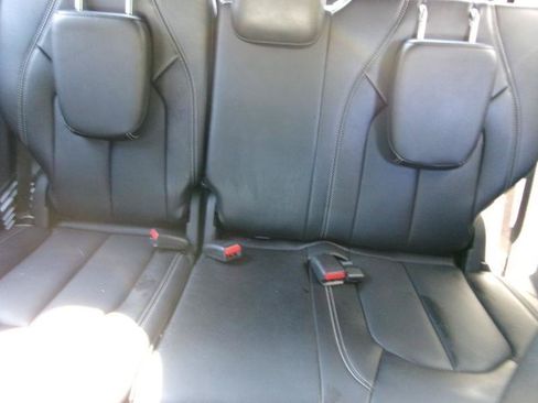 Used 2025 Chrysler Pacifica Select FWD image 11