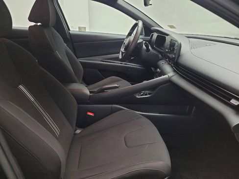 Used 2025 Hyundai Elantra Sport FWD image 21