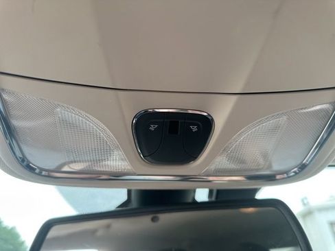 Used 2015 Jeep Cherokee Limited AWD/4WD image 12