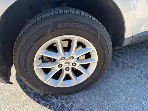 Used 2014 Ford Edge SE image 4