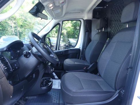 Used 2025 RAM ProMaster 2500 w/ U-Haul Equipment Group FWD image 19
