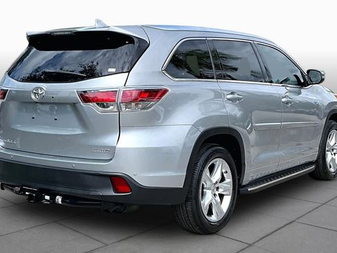Used 2015 Toyota Highlander Limited Platinum FWD image 13