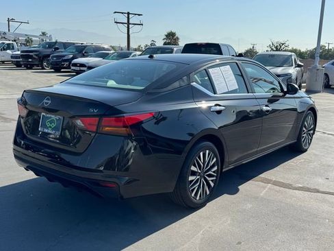 Used 2024 Nissan Altima 2.5 SV FWD image 4
