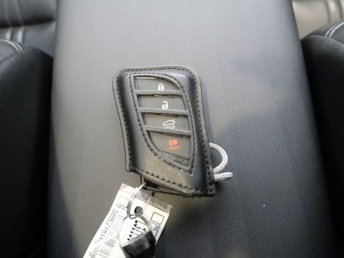 Used 2020 Lexus ES 300h w/ Accessory Package 2 image 34