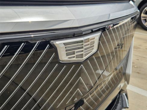 Used 2024 Cadillac Lyriq Luxury RWD image 9