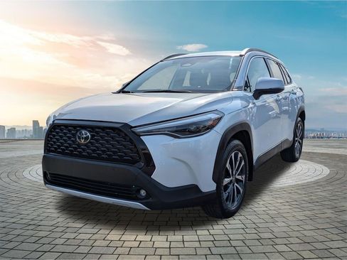 Used 2024 Toyota Corolla Cross XLE image 14