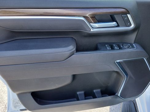 Used 2025 Chevrolet Silverado 2500 LT w/ Convenience Package image 19