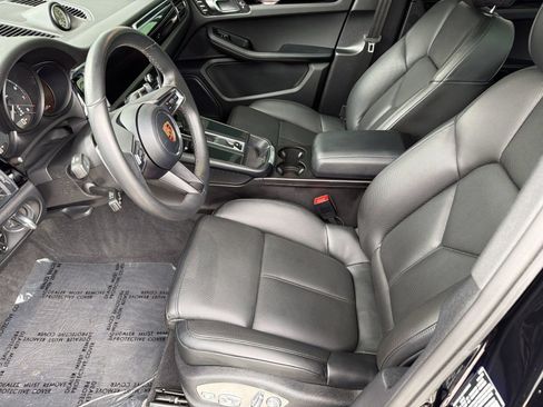 Used 2023 Porsche Macan AWD/4WD image 5
