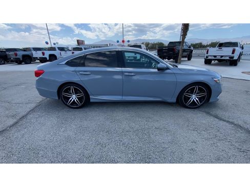 Used 2021 Honda Accord Touring image 9