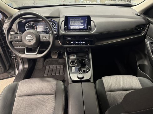 Used 2024 Nissan Rogue SV image 5