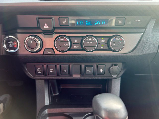 Used 2022 Toyota Tacoma TRD Off-Road w/ TRD Premium Off Road Package AWD/4WD image 17