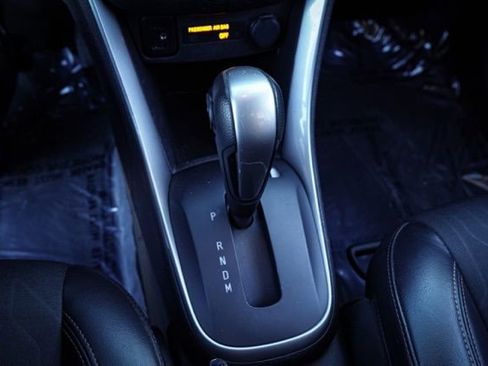 Used 2020 Chevrolet Trax LT w/ LT Convenience Package image 31