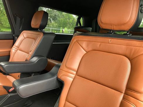 Used 2019 Lincoln Navigator L Reserve AWD/4WD image 10