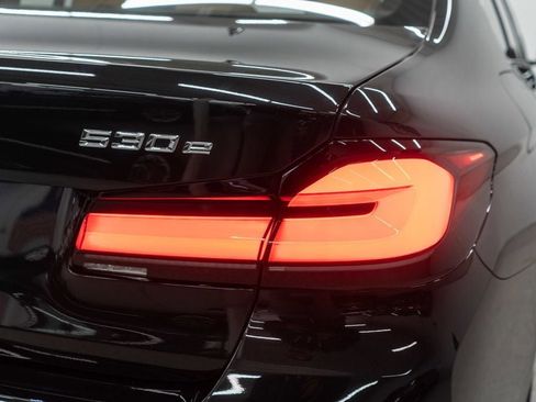 Used 2023 BMW 530e xDrive w/ Premium Package image 51