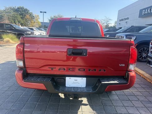 Used 2018 Toyota Tacoma TRD Sport image 7