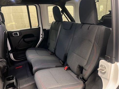 Used 2024 Jeep Wrangler Unlimited Rubicon w/ Technology Group AWD/4WD image 19