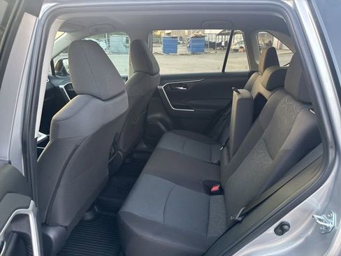 Used 2024 Toyota RAV4 XLE image 19