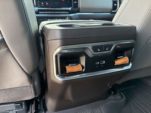 Used 2024 GMC Sierra 1500 SLT AWD/4WD image 12
