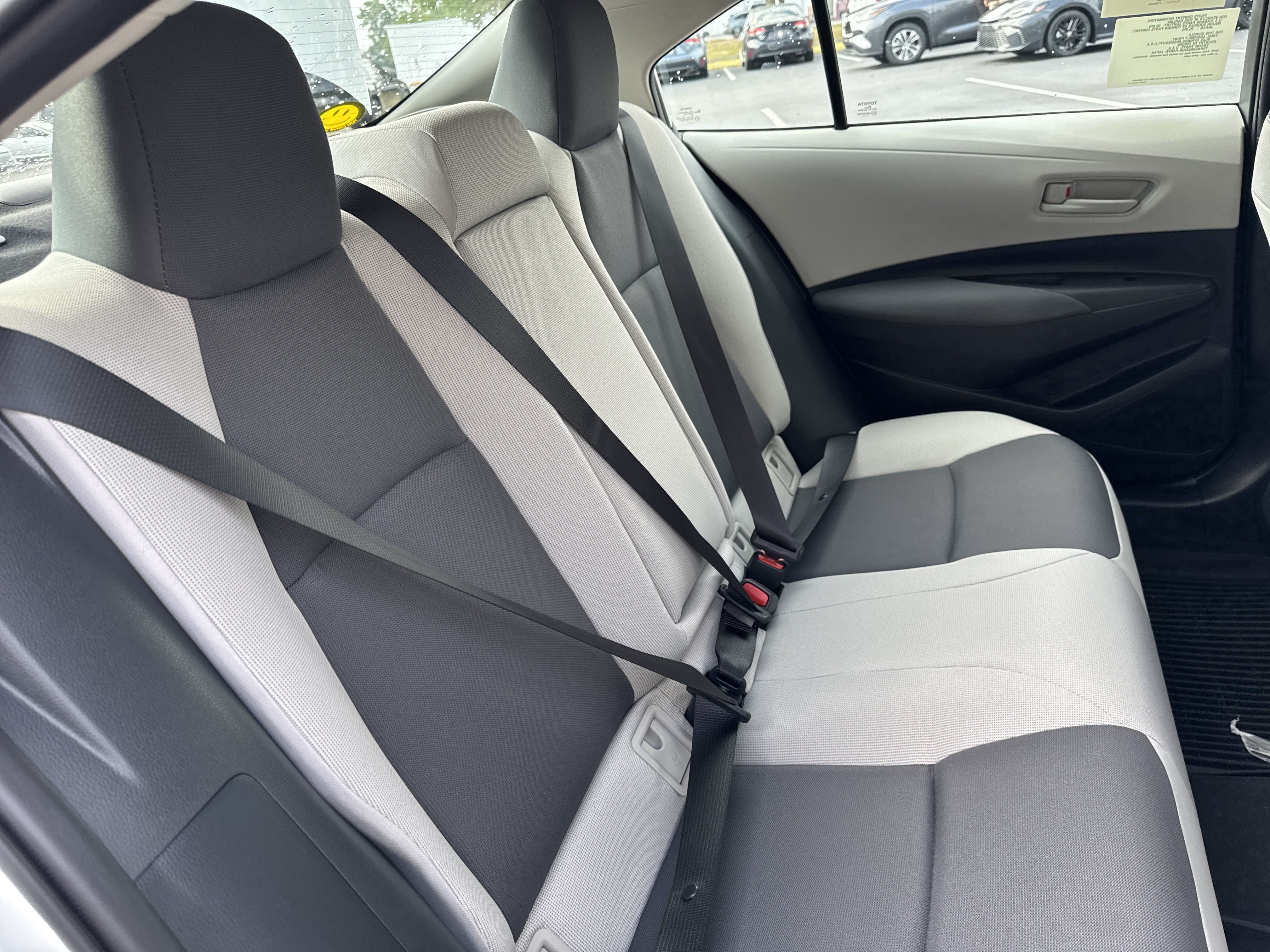 Used 2025 Toyota Corolla LE FWD image 28