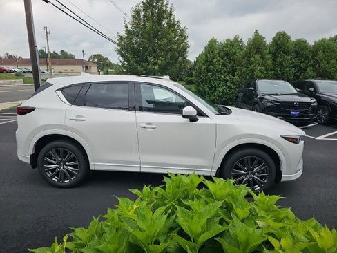 New 2025 MAZDA CX-5 Signature image 2