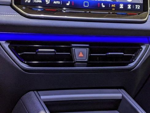 New 2026 Volkswagen Tiguan SE image 18