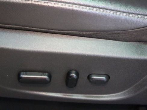 Used 2019 Ford Escape Titanium image 17