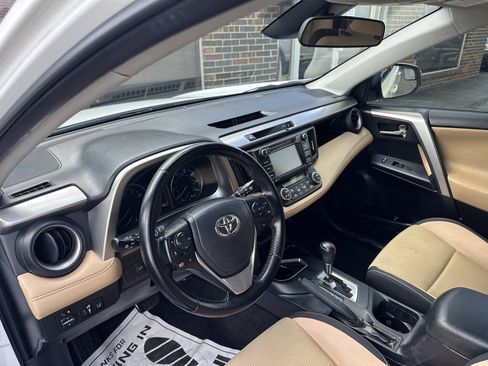 Used 2017 Toyota RAV4 XLE FWD image 16