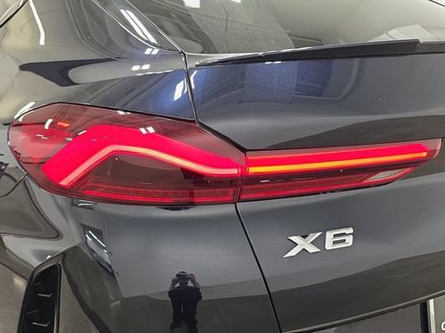 Used 2022 BMW X6 xDrive40i w/ M Sport Package AWD/4WD image 32