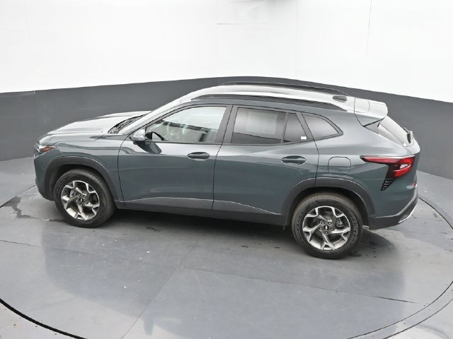 Used 2025 Chevrolet Trax LT FWD image 40