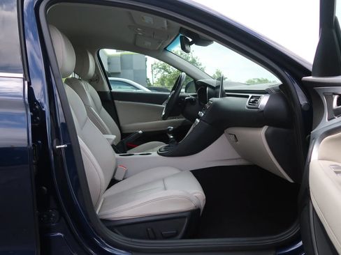 Used 2019 Genesis G70 2.0T Sport RWD image 25
