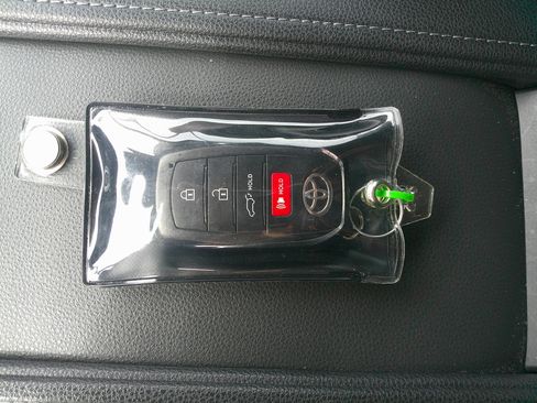 Used 2024 Toyota Grand Highlander Limited image 39