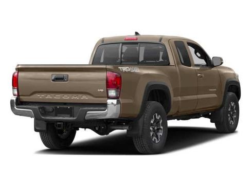 Used 2017 Toyota Tacoma TRD Off-Road AWD/4WD image 2