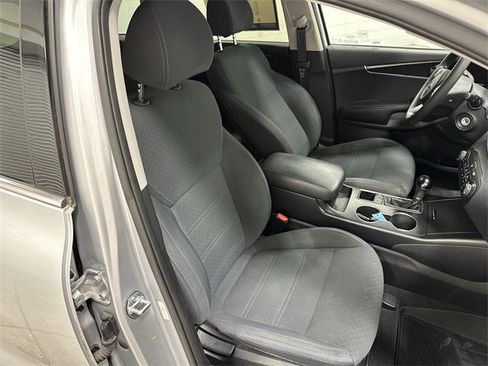 Used 2018 Kia Sorento L image 28