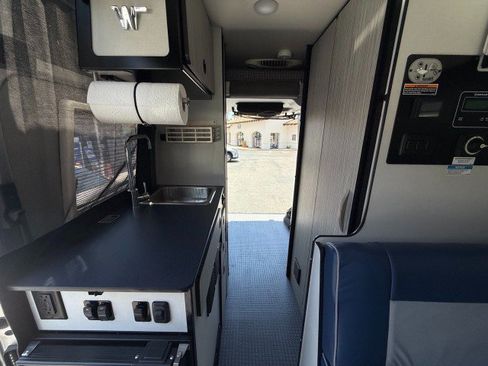 Used 2021 Mercedes-Benz Sprinter 2500 image 14