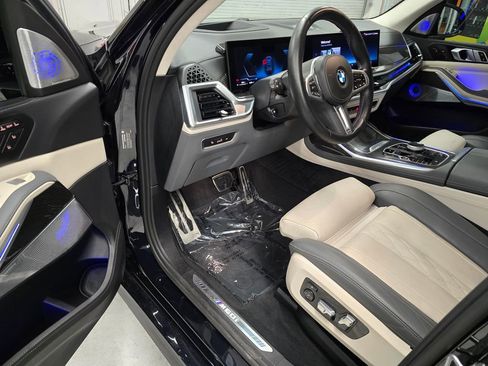Used 2024 BMW X7 M60i w/ Executive Package AWD/4WD image 16