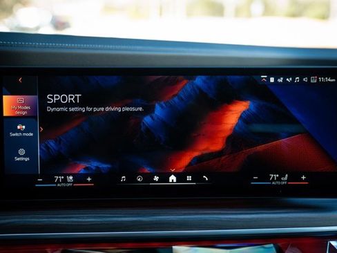 Used 2023 BMW i7 xDrive60 w/ Executive Package 2 image 28