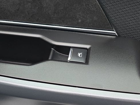 Used 2024 Ford F150 XLT w/ Mobile Office Package image 20