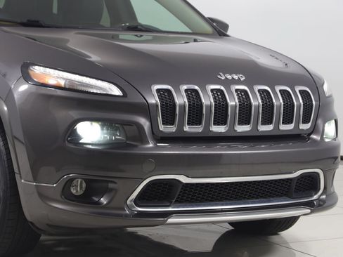 Used 2018 Jeep Cherokee Overland AWD/4WD image 33