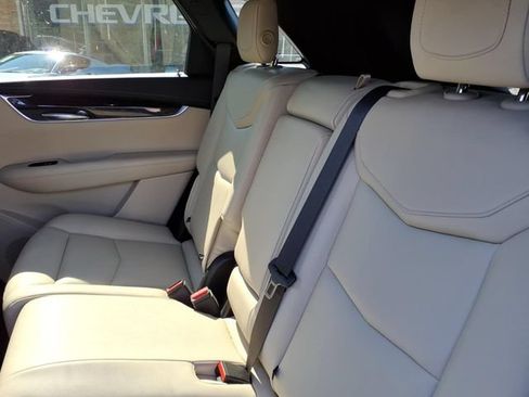 Used 2019 Cadillac XT5 FWD image 11