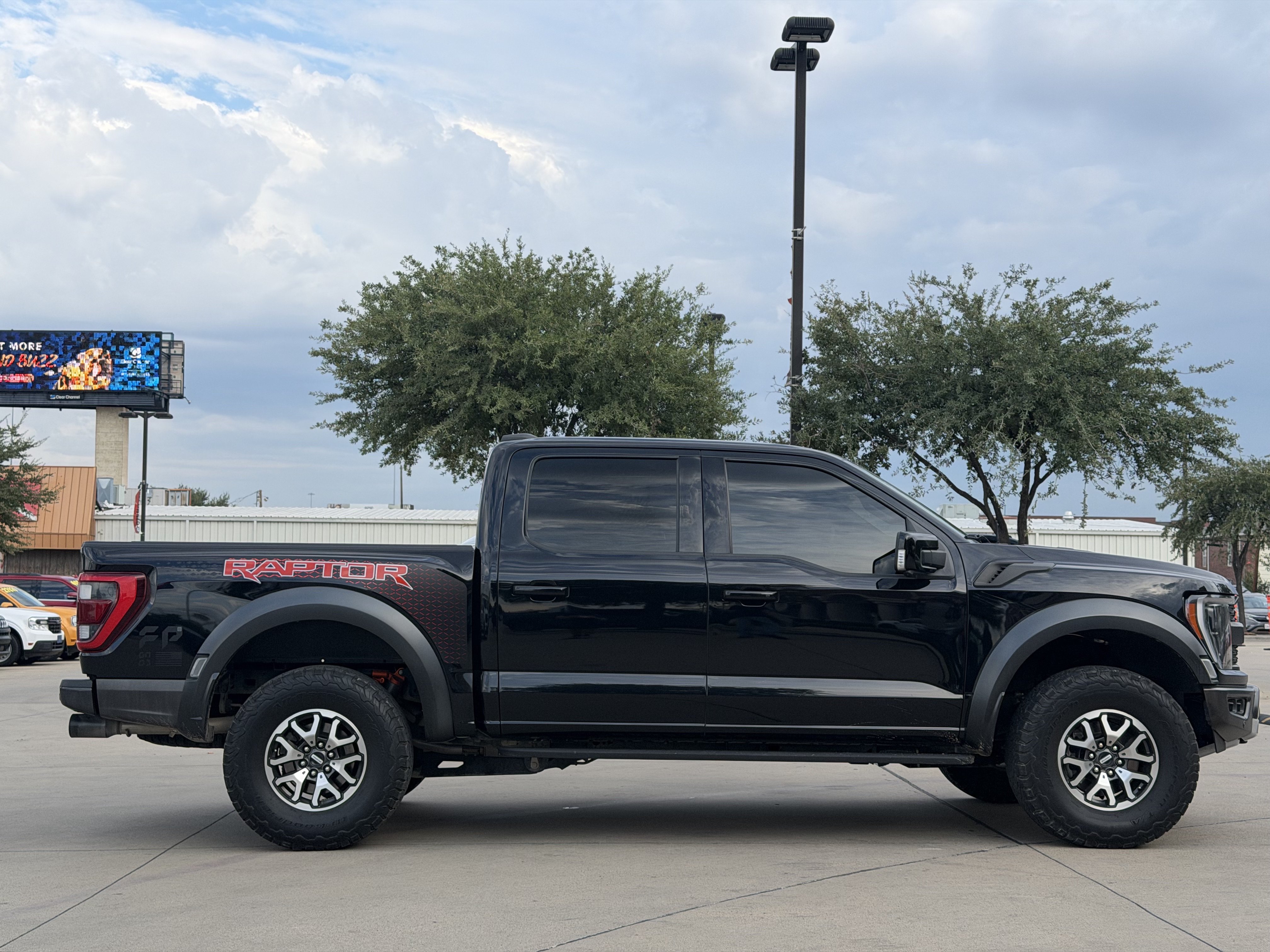 Used 2023 Ford F150 Raptor AWD/4WD image 3