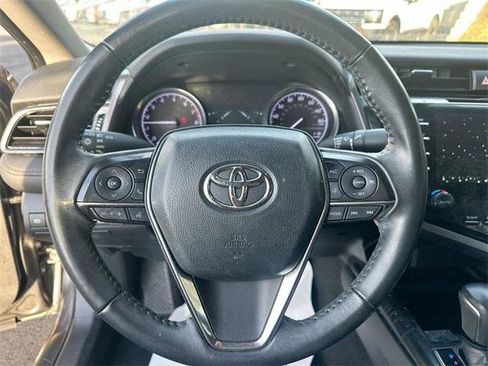 Used 2019 Toyota Camry XLE image 22
