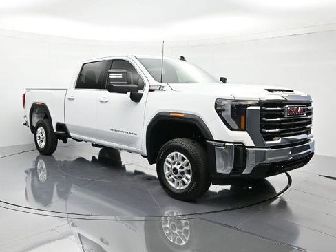New 2026 GMC Sierra 2500 SLE image 3