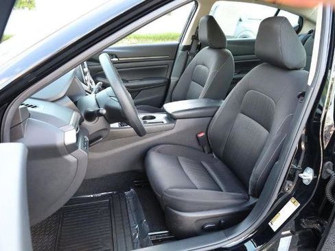 Certified 2025 Nissan Altima 2.5 SV FWD image 8