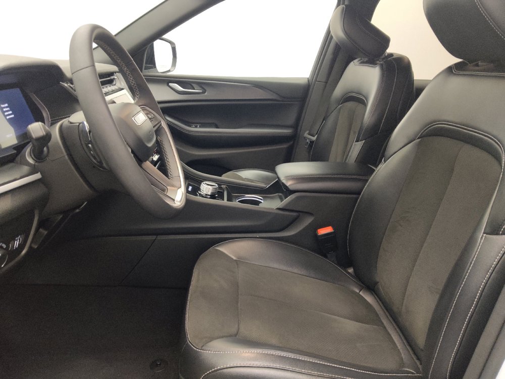 Used 2023 Jeep Grand Cherokee Altitude RWD image 17