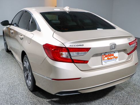 Used 2018 Honda Accord EX image 9
