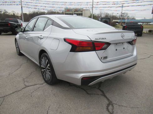 Used 2024 Nissan Altima 2.5 SV image 5