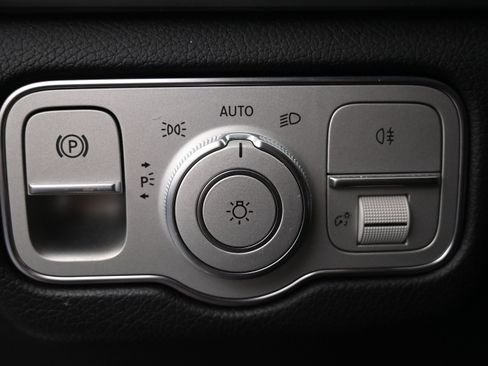 Used 2021 Mercedes-Benz GLE 350 w/ Premium Package image 12