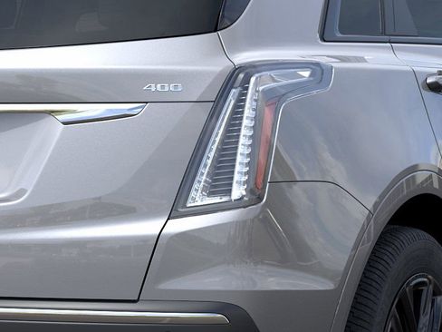 New 2025 Cadillac XT5 Sportv image 11
